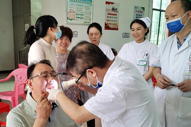 農工黨邵陽學院附屬第二醫院支部深入鄉村？?健康 助力“美麗中國我先行？?5.jpg